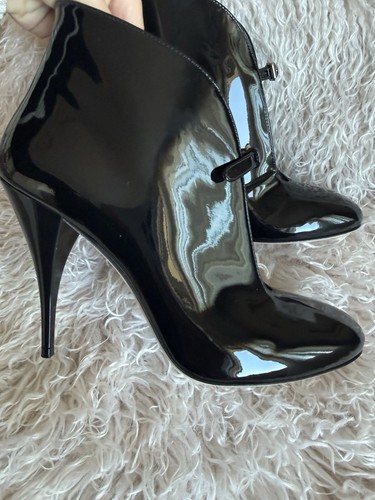 Christian louboutin - christian,